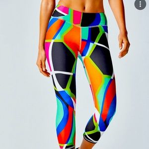 Fabletics mid-rise power hold Capri